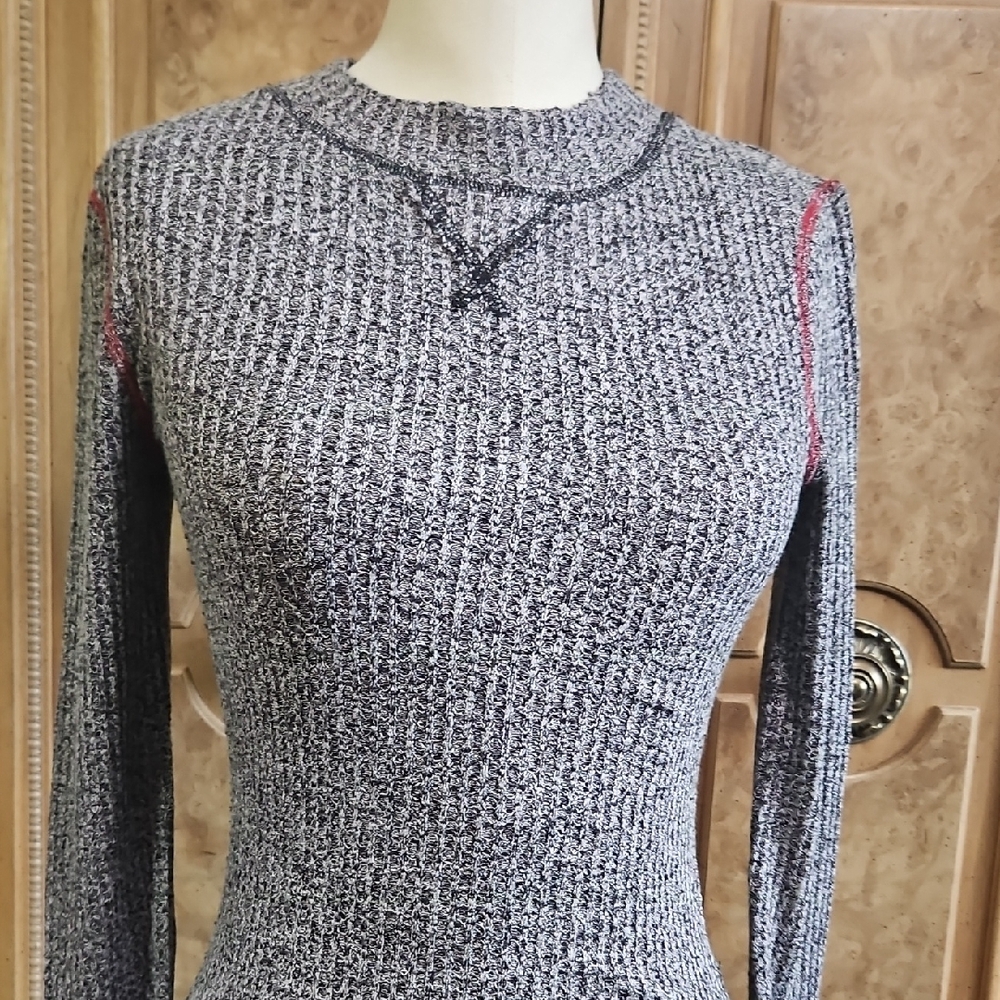 FP Movement by Free People Textured Gray Long Sleeve Top with Red Lacing Details - Picture 2 of 8